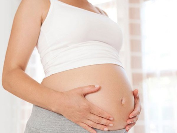 Phụ nữ có thai là đối tượng dễ bị thiếu canxi